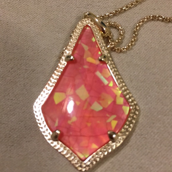 Kendra Scott Iridescent Coral Alex necklace - Picture 3 of 8
